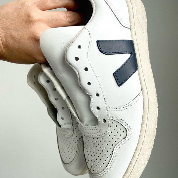 Veja V-10 Women’s sneakers White, Red and Blue - Picture 6 of 11